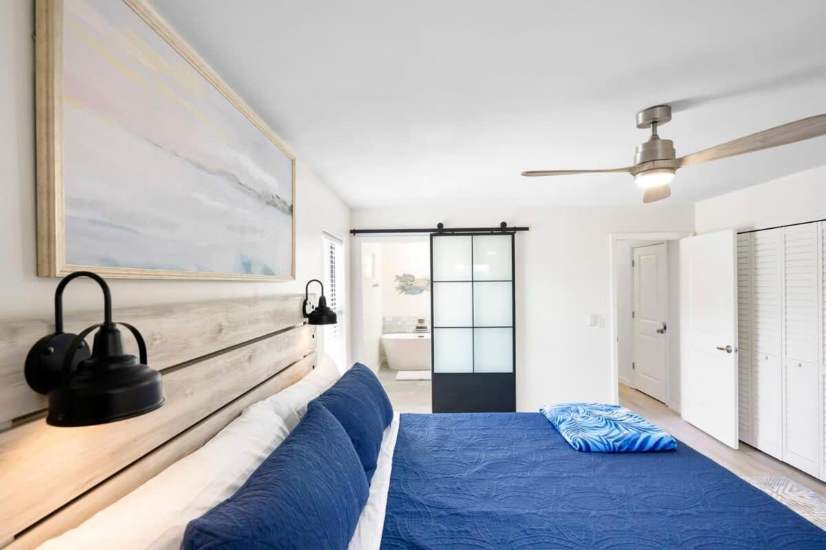 The St Augusdream Renovated Beach House Sleeps 8 Walk To Beach Сент-Огастин Экстерьер фото