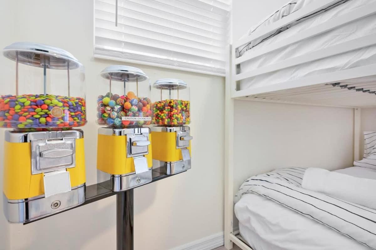 The St Augusdream Renovated Beach House Sleeps 8 Walk To Beach Сент-Огастин Экстерьер фото