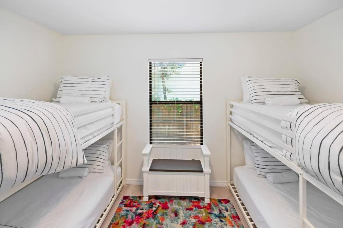 The St Augusdream Renovated Beach House Sleeps 8 Walk To Beach Сент-Огастин Экстерьер фото