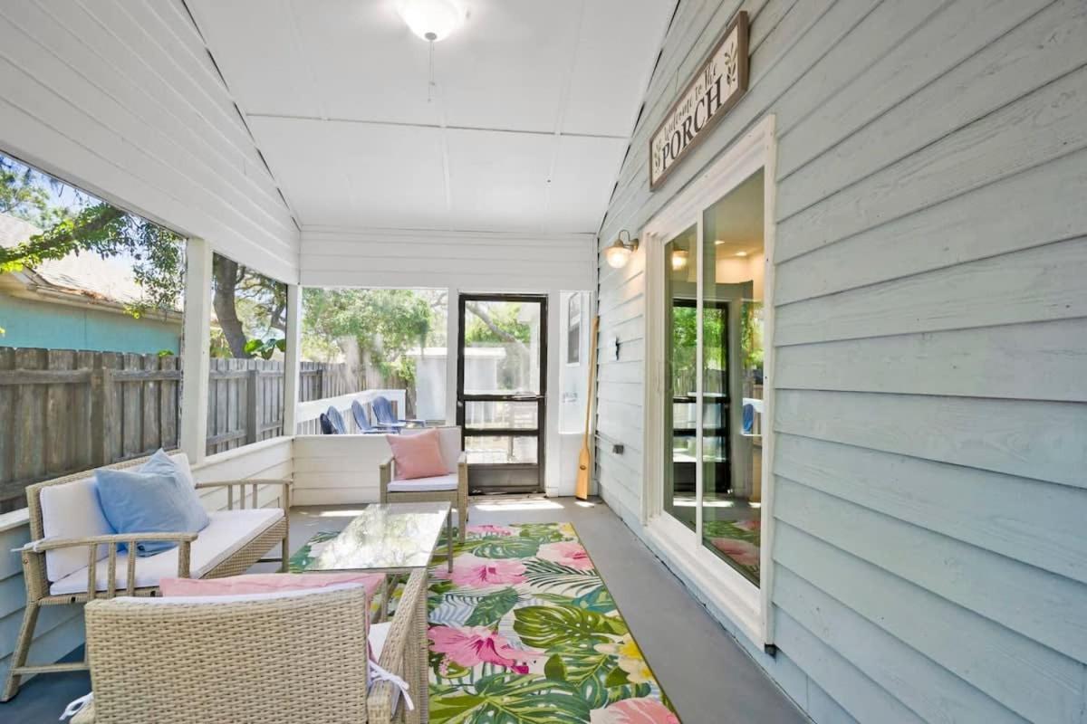 The St Augusdream Renovated Beach House Sleeps 8 Walk To Beach Сент-Огастин Экстерьер фото